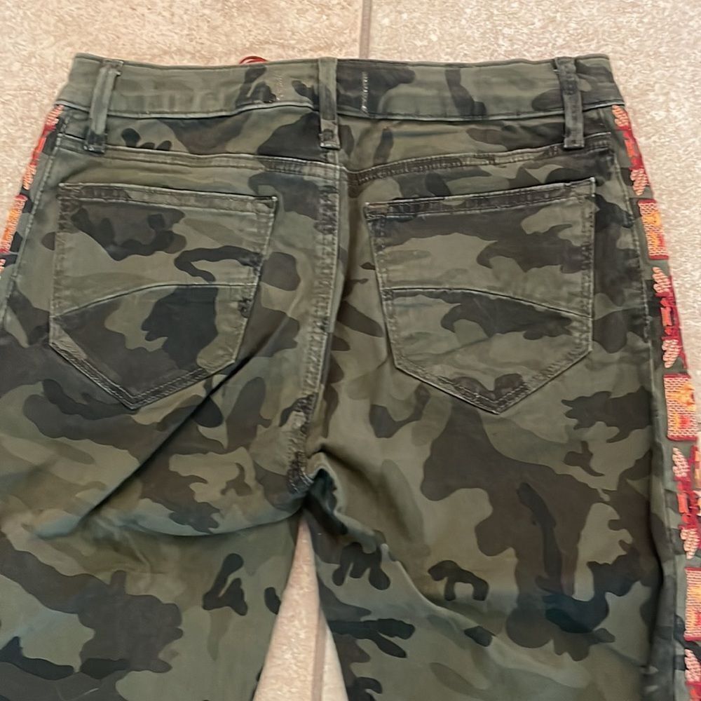 Brand New Driftwood Jackie Camo Pants‎ - Size: 25 - Picture 5 of 9